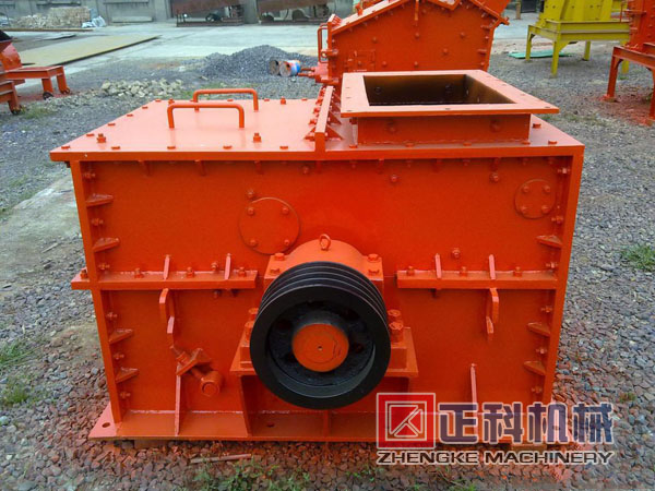 環(huán)錘式破碎機(jī)
